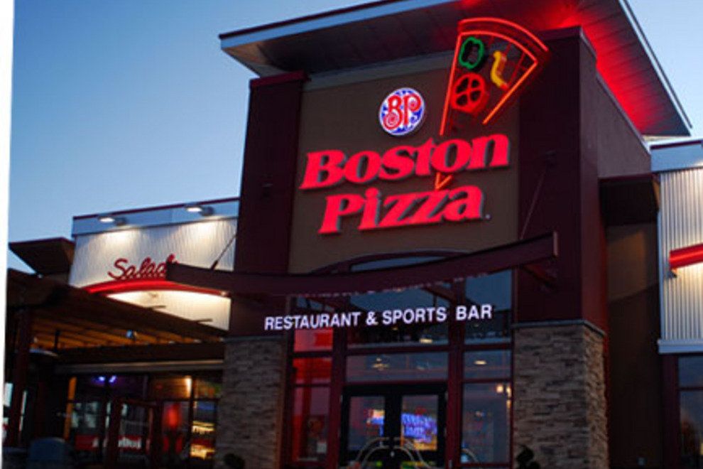 Boston’s Pizza Restaurant & Sports Bar Makes Happy Hour Happier with