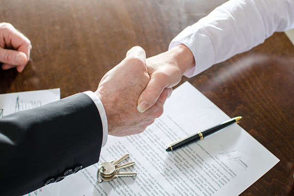 legal_tipsforbuying Business Handshake