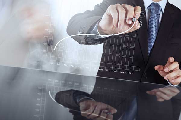 legal_breakingfddpt6 Man drawing graph